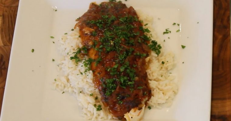 Fish curry recipe with caramelized onions and white rice